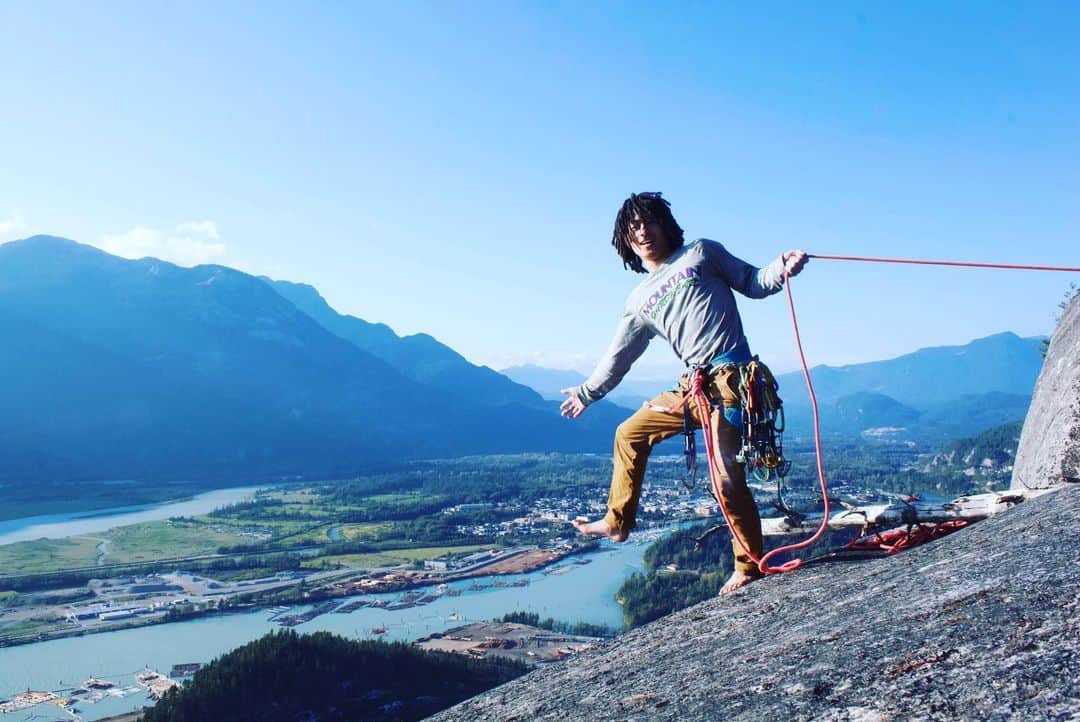 一宮大介さんのインスタグラム写真 - (一宮大介Instagram)「I enjoy in Squamish with @eiji_614  The another climbing style makes me psyched as well.  @mountainhardwear.jp @evolv_japan @latticetraining @frictionlabs @up.athlete @cannapresso_jp」8月20日 7時16分 - daisukeichimiya