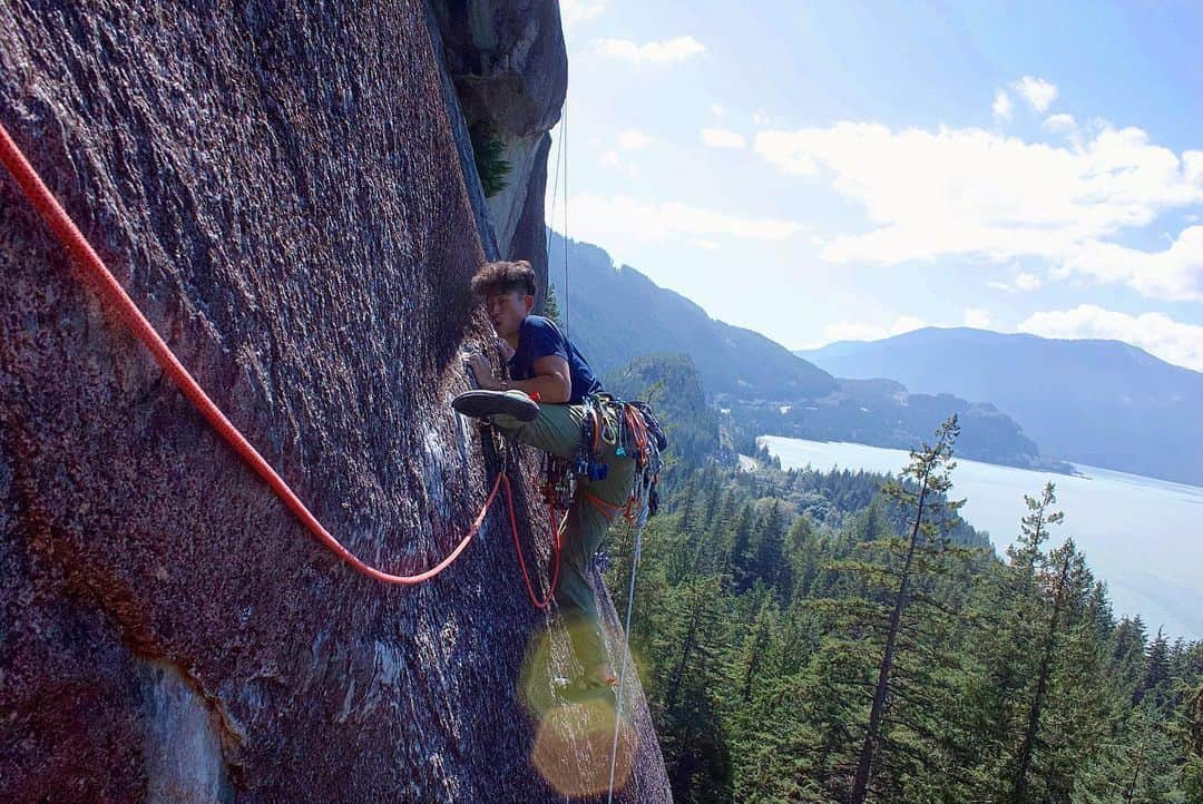 一宮大介さんのインスタグラム写真 - (一宮大介Instagram)「I enjoy in Squamish with @eiji_614  The another climbing style makes me psyched as well.  @mountainhardwear.jp @evolv_japan @latticetraining @frictionlabs @up.athlete @cannapresso_jp」8月20日 7時16分 - daisukeichimiya