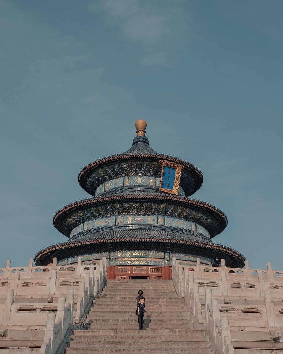 のインスタグラム：「While staying at @thepeninsulabeijing, don’t forget to visit The Temple of Heaven, a sight you have to see to believe. 📸: @kikiafd. . . . . . #peninsulahotels #luxuryhotels #luxuryhotelexperience #luxurytravel #travel #beautifuldestinations #welltraveled #traveldiaries #jetset #jetsetter #hotel #hotellife」