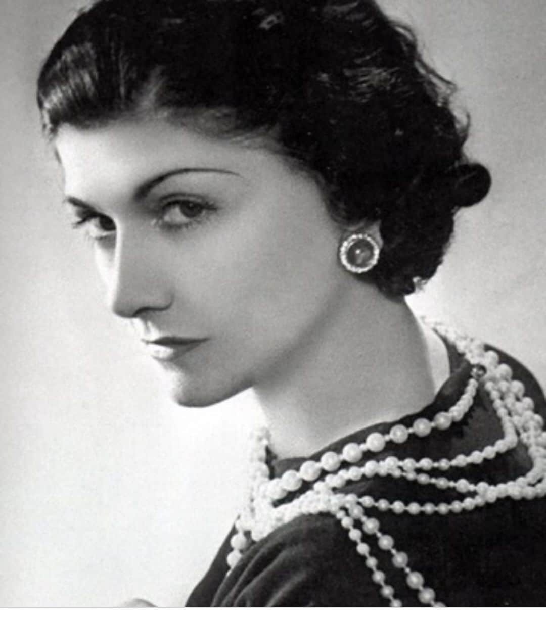 のインスタグラム：「Happy birthday #cocochanel @chanelofficial」