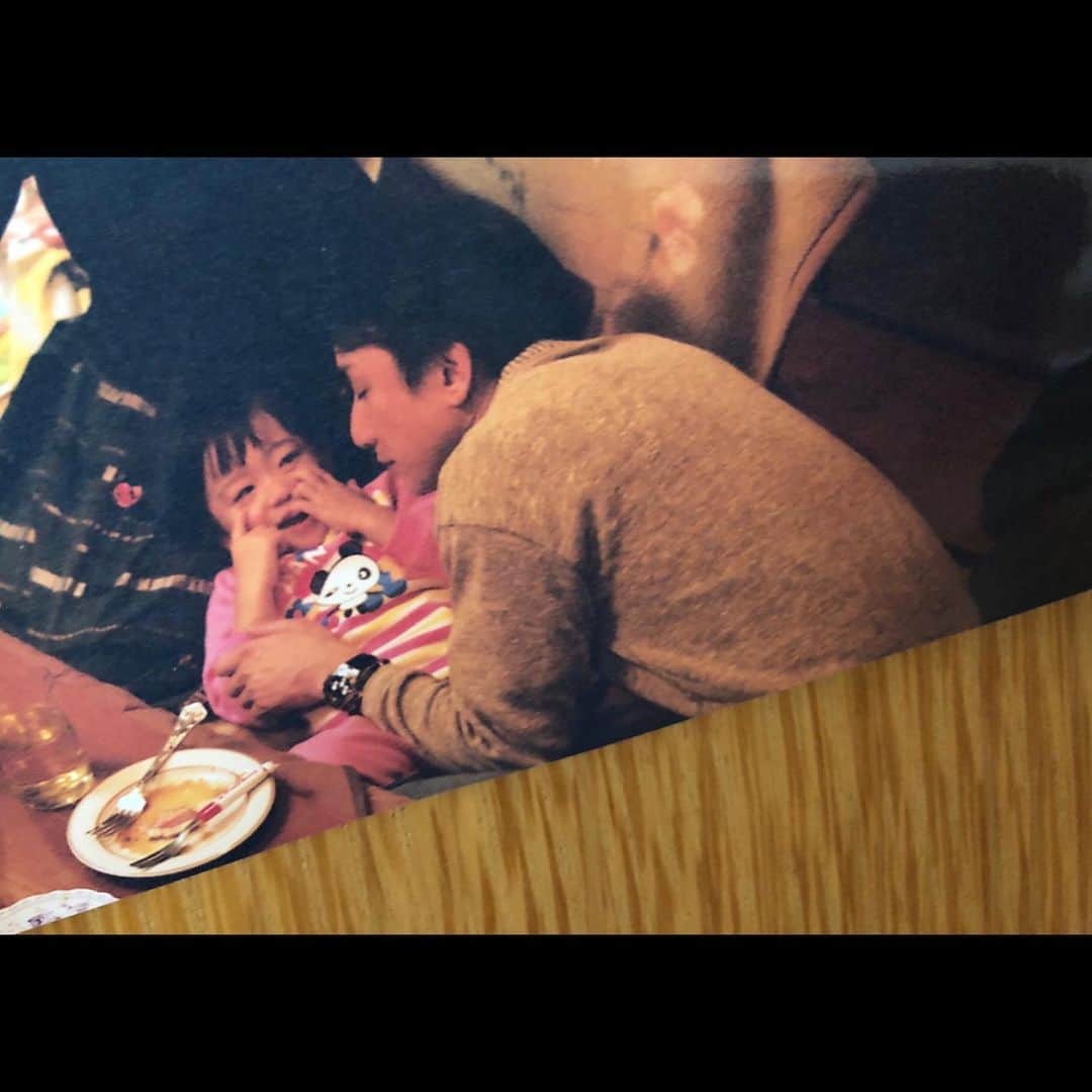 長田侑子のインスタグラム：「. 相変わらず笑うと肩が上がるし顔はこれだし、 まあええかーー」