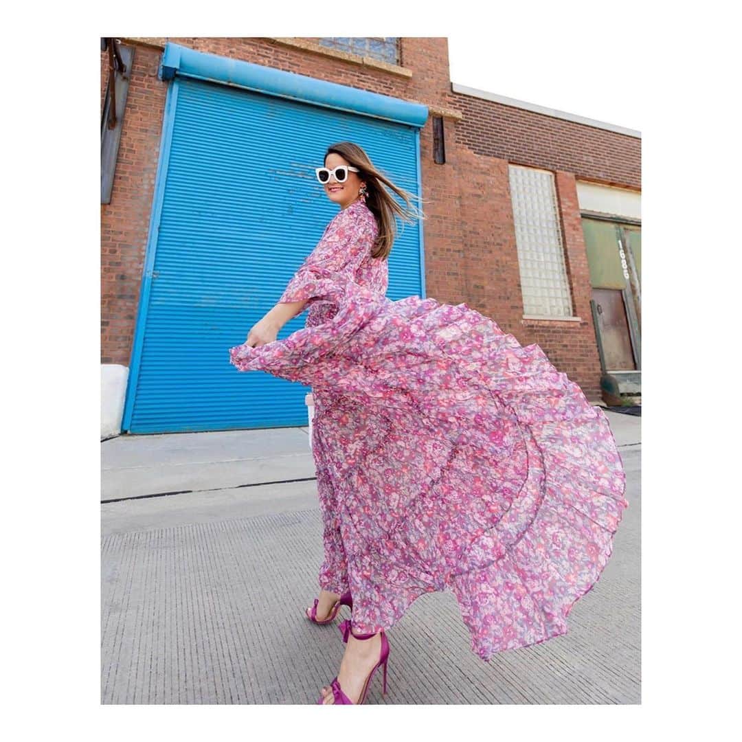 ティーバッグスさんのインスタグラム写真 - (ティーバッグスInstagram)「Breezy beauty ✨ #MISAmuse @jenniferlake in our Hermosa dress. Tap through today’s story for our favorite muses of the week. #MISAworld」8月20日 8時16分 - misa_losangeles