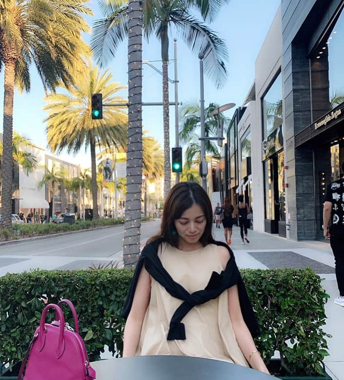 中林美和さんのインスタグラム写真 - (中林美和Instagram)「一日お買い物♡  #summervacation#LA#rodeodrive#shopping#miwastrip #お買い物#夏休み」8月20日 8時21分 - miwanakabayashi