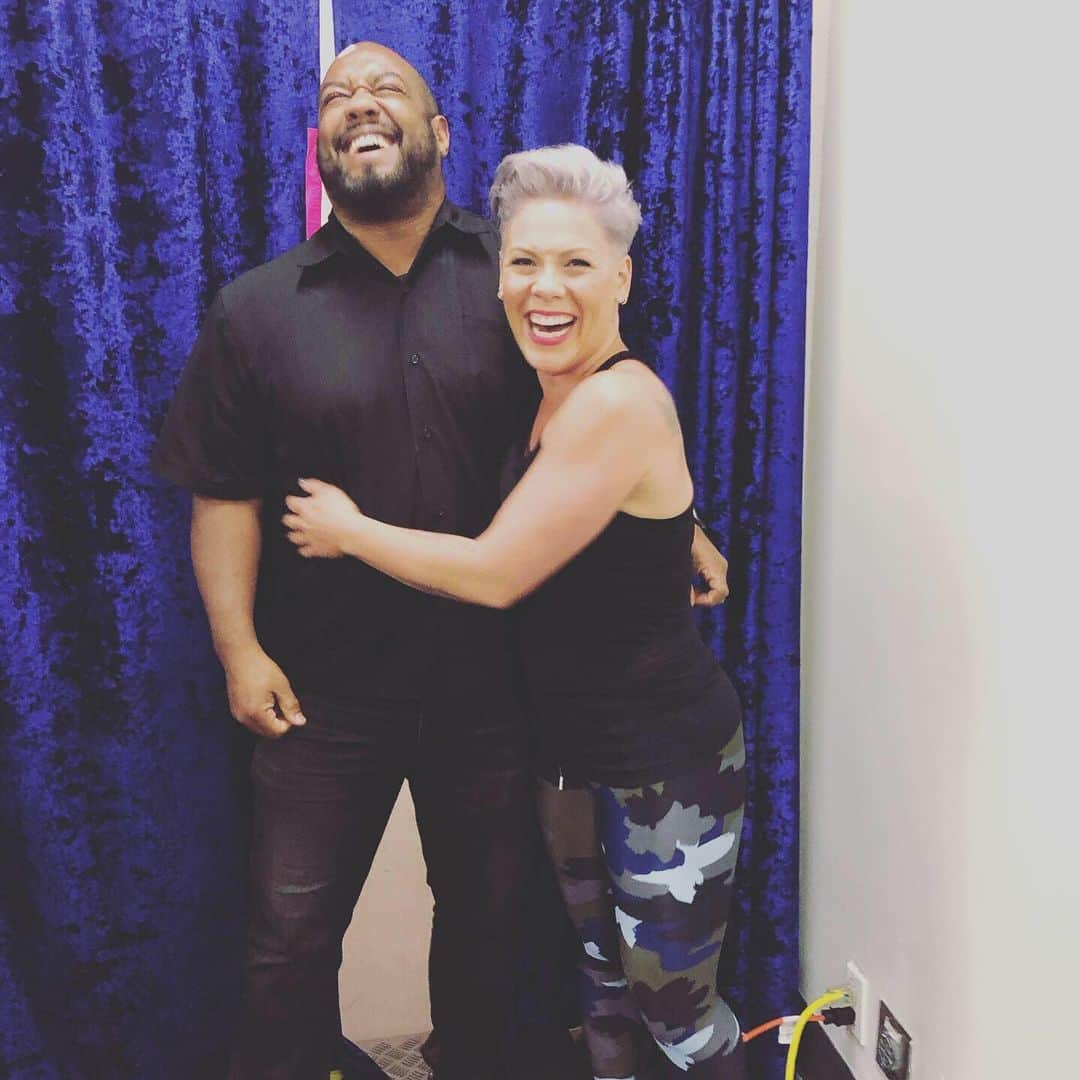 P!nk（ピンク）さんのインスタグラム写真 - (P!nk（ピンク）Instagram)「I have no good photos with Mark Wise. I still don’t. This man has been by mine and my kiddos side for the last 8 or so years, and I love him to pieces. He doesn’t necessarily protect me from other people, it’s more like he protects other people from me. 😂We call it Project Keep Mama Out-a-Jail.」8月20日 8時47分 - pink