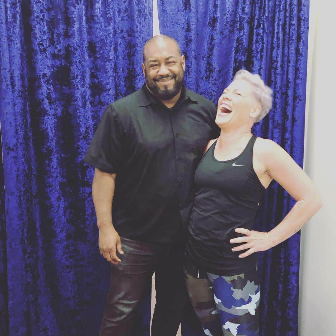 P!nk（ピンク）さんのインスタグラム写真 - (P!nk（ピンク）Instagram)「I have no good photos with Mark Wise. I still don’t. This man has been by mine and my kiddos side for the last 8 or so years, and I love him to pieces. He doesn’t necessarily protect me from other people, it’s more like he protects other people from me. 😂We call it Project Keep Mama Out-a-Jail.」8月20日 8時47分 - pink