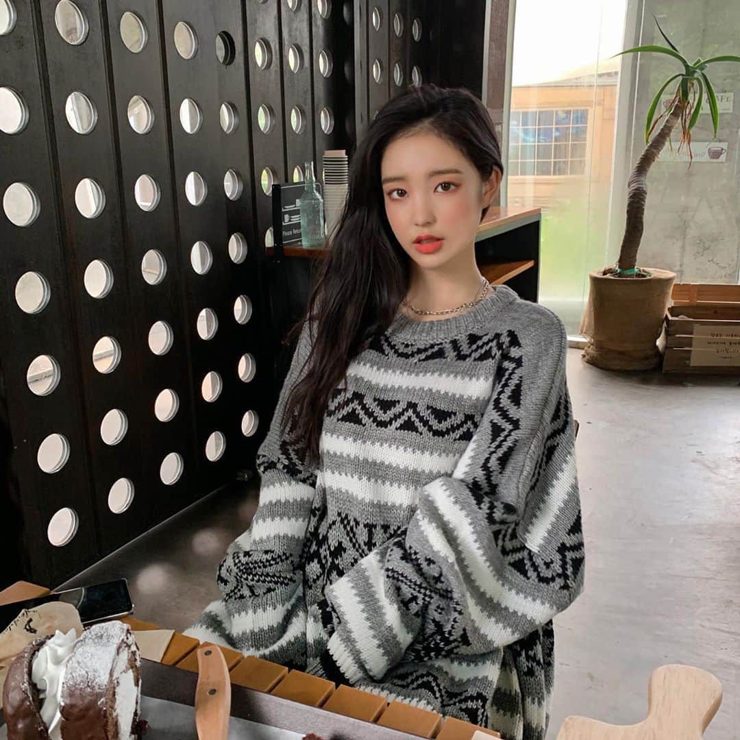 Chuuのインスタグラム：「오버핏으로 여리함은 덤❤️😊 #chuuseoul」