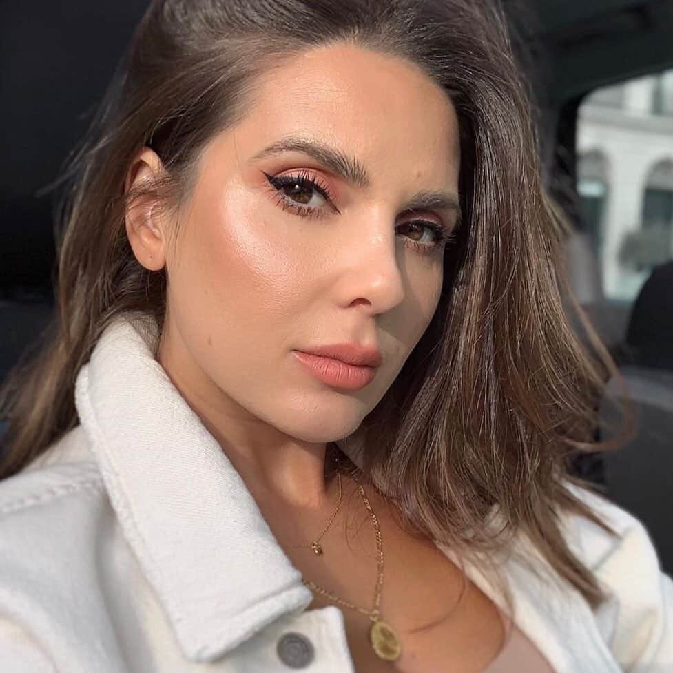Too Facedさんのインスタグラム写真 - (Too FacedInstagram)「@aliandreeamakeup creates this STUNNING look by pairing our Better Than Sex Eyeliner and Damn Girl! Mascara! 🤩 #regram #toofaced」8月20日 9時19分 - toofaced