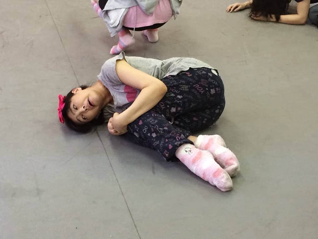 松坂南さんのインスタグラム写真 - (松坂南Instagram)「こんな時もありました😃  稽古中、犬のフンになった私」8月20日 9時41分 - minami_matsuzaka