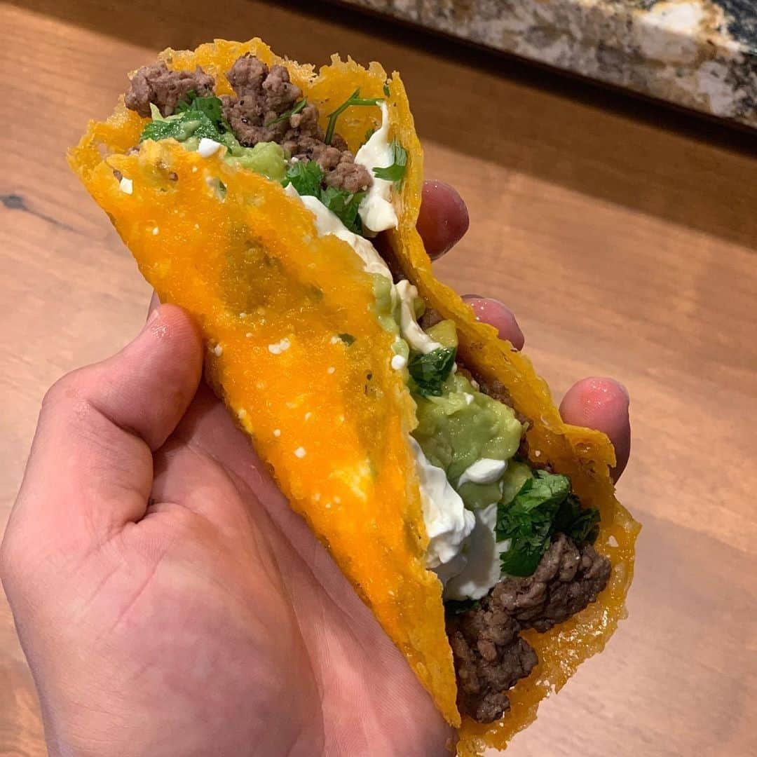 Flavorgod Seasoningsさんのインスタグラム写真 - (Flavorgod SeasoningsInstagram)「🌮 Keto Cheese Shell Tacos!!! 🌮⁠ -⁠ ⁠ Recipe by: @ketogrid⁠ - Made with:⁠ 👉 #flavorgod Taco Tuesday Seasoning⁠ 👉 #flavorgod Himalayan Pink Salt and Peppercorn⁠ -⁠ On Sale here ⬇️⁠ Click the link in the bio -> @flavorgod | www.flavorgod.com⁠ -⁠ Ingredients:⁠ 1lb Ground Beef⁠ Guacamole⁠ Sour Cream⁠ Cilantro⁠ @flavorgod Taco Tuesday Seasoning⁠ @flavorgod Himalayan Pink Salt and Peppercorn⁠ Tripe Cheddar Cheese ⁠ -⁠ Directions For Cheese Shells:⁠ Spray PAM on cooking sheet big enough to fit 4 cheese taco shells⁠ Preheat oven to 350 degrees ⁠ Make 4 cheese piles and spread them into a circle somewhat thin(mine were about 4 or 5 inches wide)⁠ Stick in oven for 8 minutes(they should be bubbling)⁠ Pull out, and drape them over a spatula to form a taco shell shape and let cool for 5-10 minutes till shell is firm.( I had to use multiple spatulas since i had 4 shells, let me know if you have a better way to do this lol)⁠ -⁠ For the Meat: ⁠ Brown 1lb of ground beef⁠ @flavorgod Himalayan Pink Salt and Peppercorn⁠ @flavorgod Taco Tuesday Seasoning⁠ Drain and put in tacos.⁠ Add Sour cream Cilantro and Guacamole of your choice!!⁠ -⁠ Enjoy⁠ -⁠ Flavor God Seasonings are:⁠ 💥ZERO CALORIES PER SERVING⁠ 🔥0 SUGAR PER SERVING ⁠ 💥GLUTEN FREE⁠ 🔥KETO FRIENDLY⁠ 💥PALEO FRIENDLY⁠ -⁠ #food #foodie #flavorgod #seasonings #glutenfree #mealprep  #keto #paleo #vegan #kosher #breakfast #lunch #dinner #yummy #delicious #foodporn ⁠」8月20日 10時00分 - flavorgod