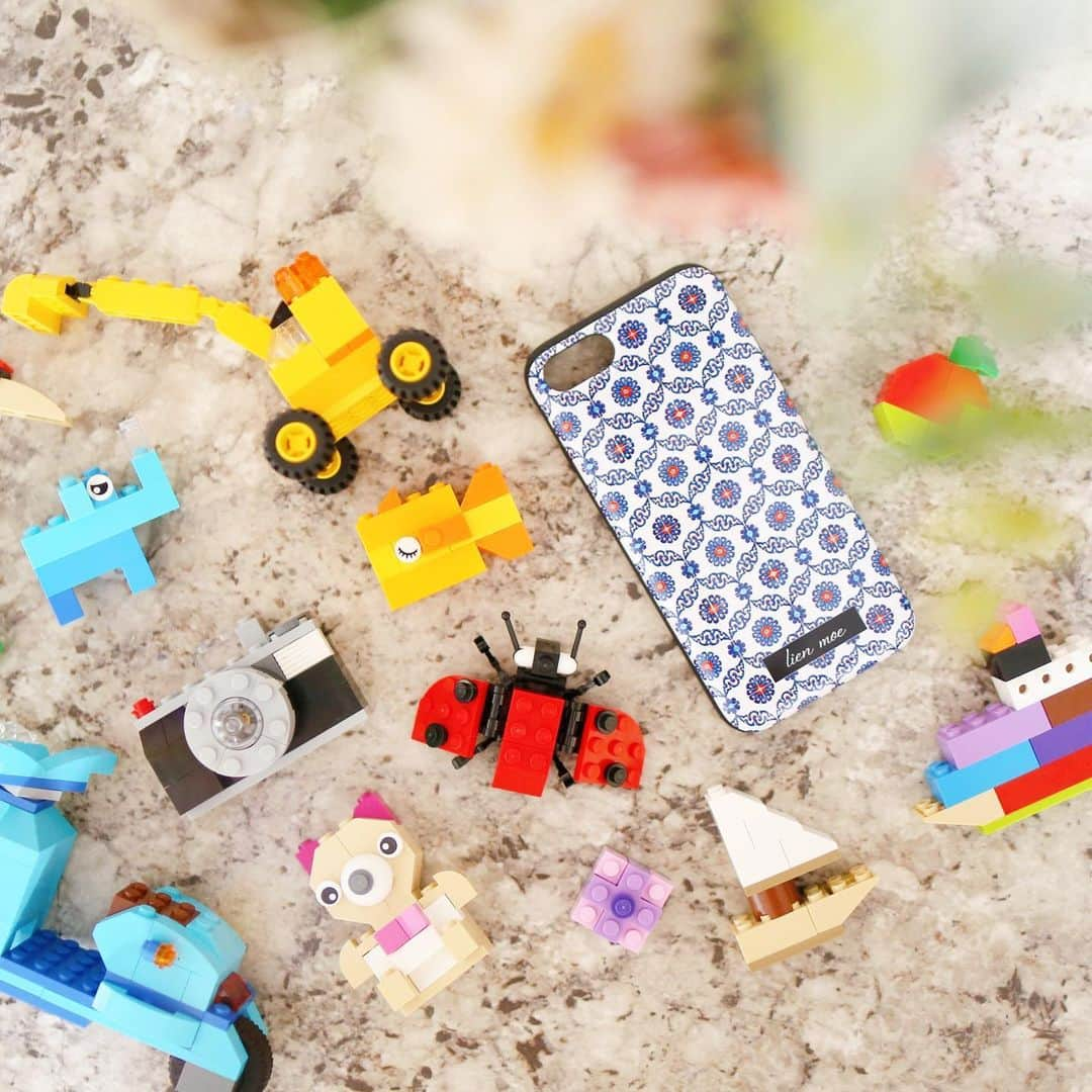 amiさんのインスタグラム写真 - (amiInstagram)「． Favorite smartphone case ． 最近息子ちゃんとハマってるLEGO😍❤️ レゴランドに行ってから家族で♡ 崩れないうちに記念に📸 ． ． 可愛くてついつい集めたく なっちゃう🥺🌻 ． またたくさん新しいの 作ろう〜🥺💕 ． 新しくしたアイフォンケースは @lienmoe_official さんの😍 使いやすくて可愛くてお気に入り❤️ ． ． ． #LEGO#LEGO好き#レゴ好きさんと繋がりたい#スマホ#スマートフォンケース#iphoneケース#アイフォンケース#アイフォン#アイフォン8#写真好き#ケータイ#アイフォンケース集め」8月20日 10時05分 - amikuma1219