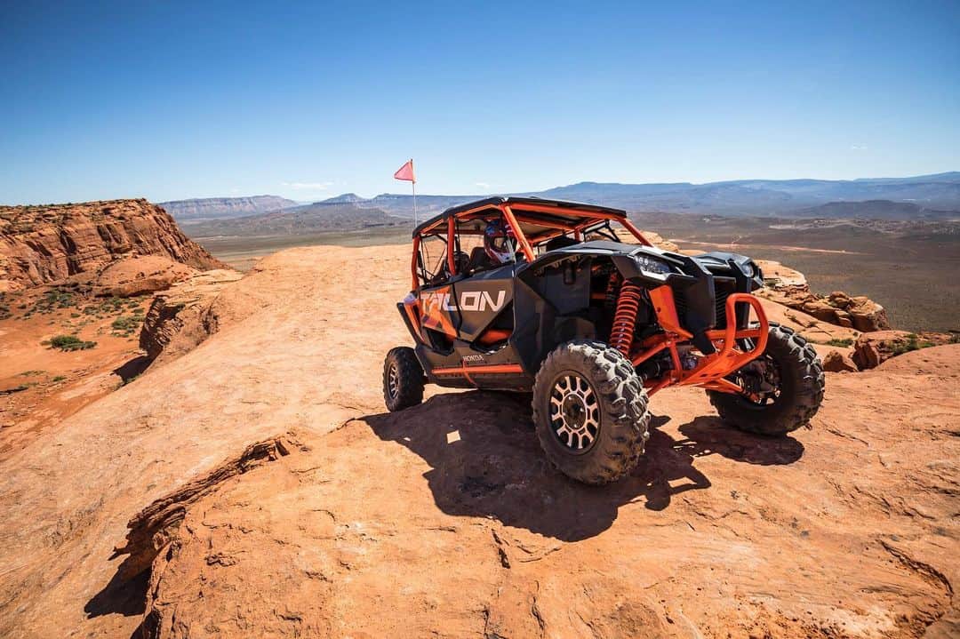 Honda Powersports USさんのインスタグラム写真 - (Honda Powersports USInstagram)「See barrier. Conquer barrier. @FOX and @boschusa have created a suspension system to help you go further and do more than ever before. #lifeisbettersxs #offroad #sxs」8月20日 10時06分 - honda_powersports_us