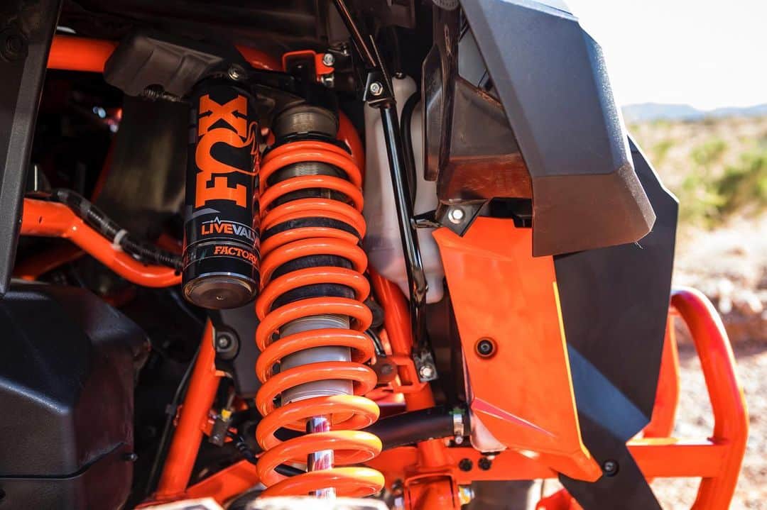 Honda Powersports USさんのインスタグラム写真 - (Honda Powersports USInstagram)「See barrier. Conquer barrier. @FOX and @boschusa have created a suspension system to help you go further and do more than ever before. #lifeisbettersxs #offroad #sxs」8月20日 10時06分 - honda_powersports_us