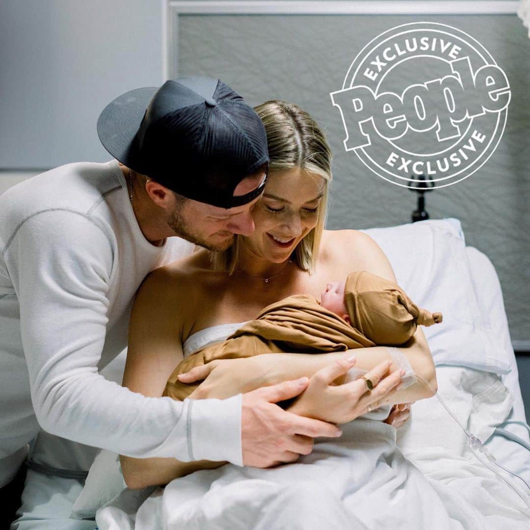 People Magazineさんのインスタグラム写真 - (People MagazineInstagram)「He's here! 💕 Florida Georgia Line's Tyler Hubbard and his wife Hayley have welcomed a son — Luca Reed. Tap our bio link for the sweet and exclusive details! |📷: @katiekauss」8月20日 10時14分 - people