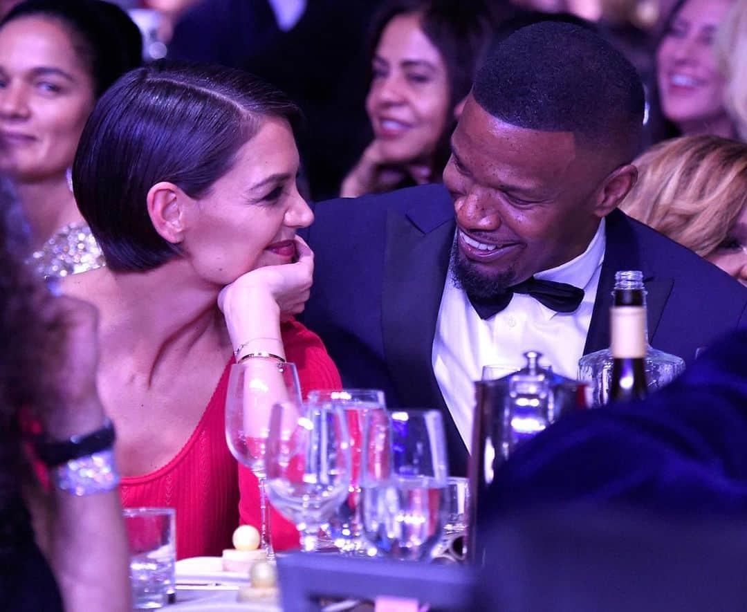 People Magazineさんのインスタグラム写真 - (People MagazineInstagram)「It's over. 💔 Katie Holmes and Jamie Foxx split back in May, after 6 years of dating. Tap the link in our bio for more on the end of their ultra-private romance. |📷: Kevin Mazur/Getty Images」8月20日 10時25分 - people