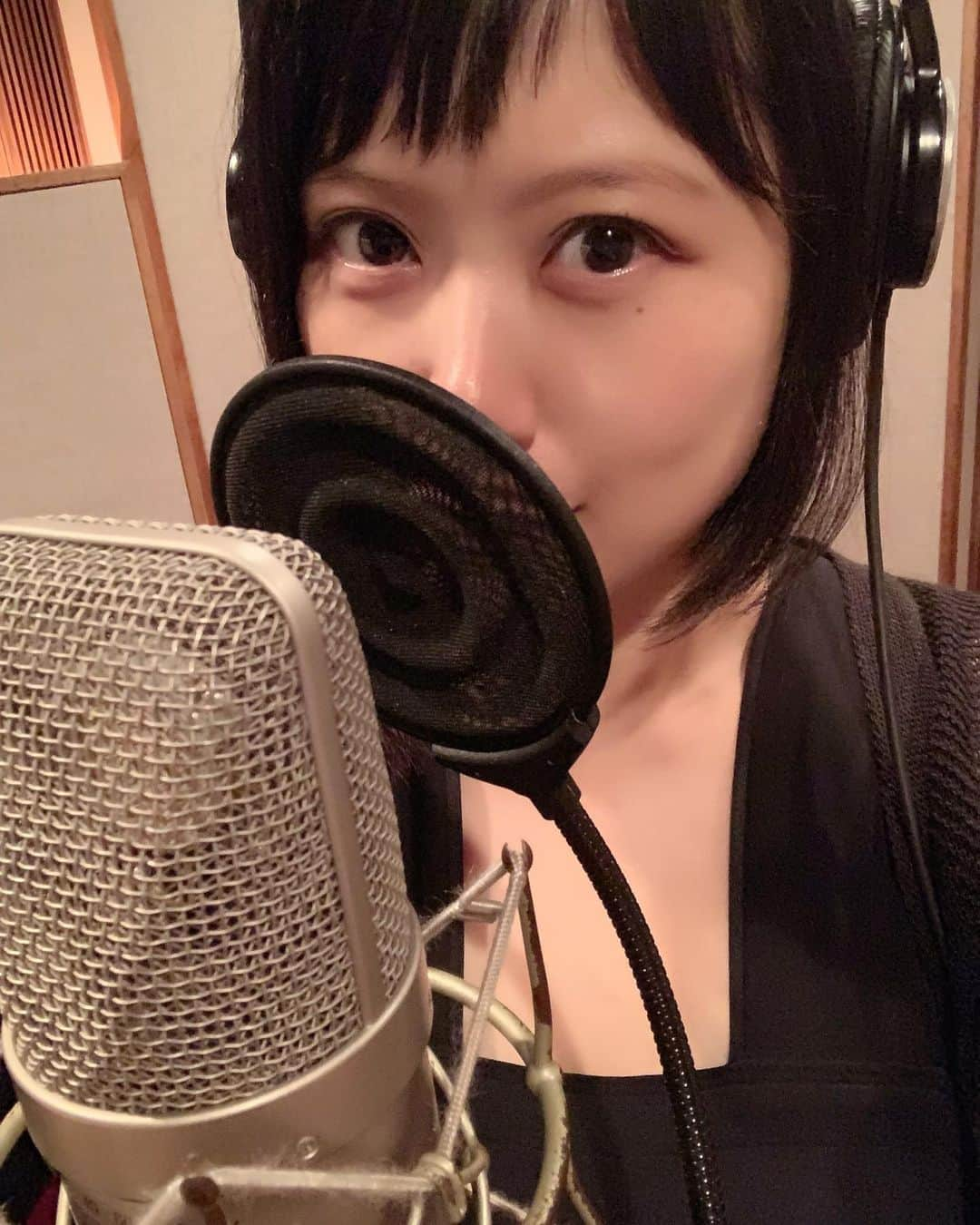 絢香さんのインスタグラム写真 - (絢香Instagram)「レコーディング🎙 #ギターと #歌 #いっしょに #録るよ #recording #studio」8月20日 10時59分 - ayaka_official_jp