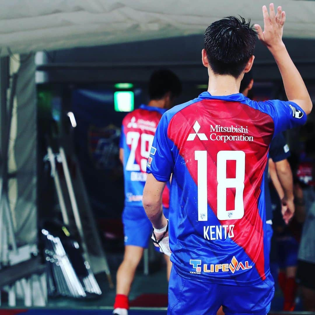 FC東京オフィシャルグッズさんのインスタグラム写真 - (FC東京オフィシャルグッズInstagram)「. vs # サンフレッチェ広島 身体を張り、走り、戦い続けた90分。 @kento_hashimoto_18  @fctokyoofficial  #橋本拳人 #FC東京 #fctokyo  #tokyo」8月20日 11時25分 - fctokyoofficial