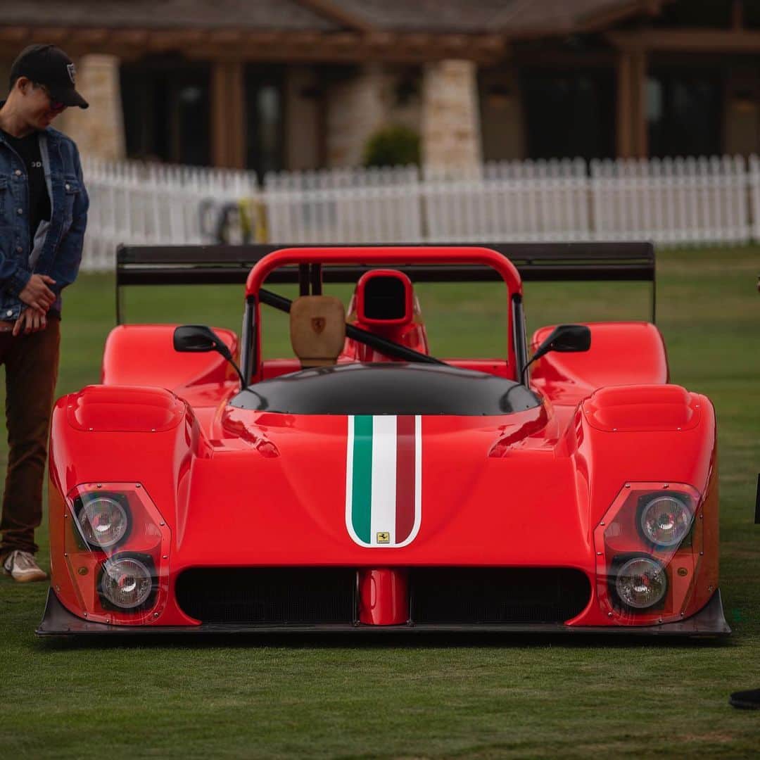 Ferrari USAさんのインスタグラム写真 - (Ferrari USAInstagram)「Step inside Casa Ferrari and Pebble Beach Concours d’Elegance. Thousands of Ferrari fans traveled from around the world for a weekend of classic beauty and modern technology. Swipe for some of the action and to celebrate the 90 years of Scuderia Ferrari! ⁣ ⁣ #ScuderiaFerrari90 #MontereyCarWeek #PebbleBeachConcours #FerrariClassiche #FerrariSF90Stradale」8月20日 11時40分 - ferrariusa