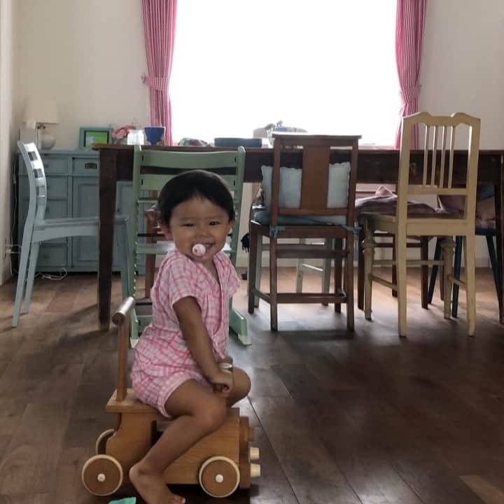 都倉賢のインスタグラム：「ボスベイビー👶 『全裸監督』観たいけどボスベイビーで充分だな😍 #ボスベイビー #これ因みにテイク2です #もう一回やってって言ったら #ちゃんと待機して出てきたよ #全然くわえてなかったのに #最近やたらやるようになった」