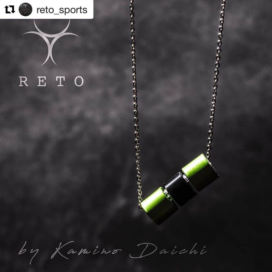 神野大地さんのインスタグラム写真 - (神野大地Instagram)「#Repost @reto_sports with @get_repost ・・・ retoの発表から今日で10日が経ち、沢山のご注文、沢山の反響、皆様に心から感謝致します！ . シルバーに続き、こちらのグリーンも人気色になっています。 . 少しでも早く皆様の手にお届け出来るように製作陣も頑張らせて頂きます^ ^ . 注文、お問い合わせは以下のURLより https://reto-sports.com . #kaminodaichi #神野大地 #スポーツ #sports #marathon #マラソン #スポーツネックレス #ランニング #run #retoネックレス #ネックレス #スポーツアイテム #スポーツギア #athlete」8月20日 11時32分 - daichi_0913