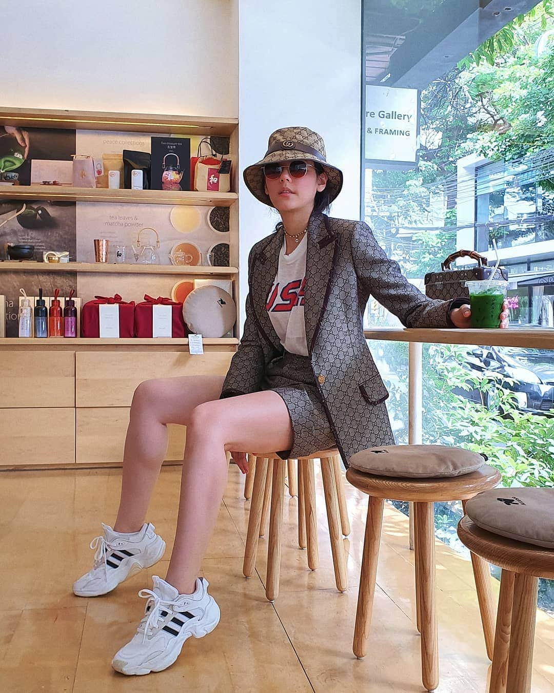 Araya Alberta Hargateさんのインスタグラム写真 - (Araya Alberta HargateInstagram)「🍵🍃」8月20日 11時48分 - chomismaterialgirl