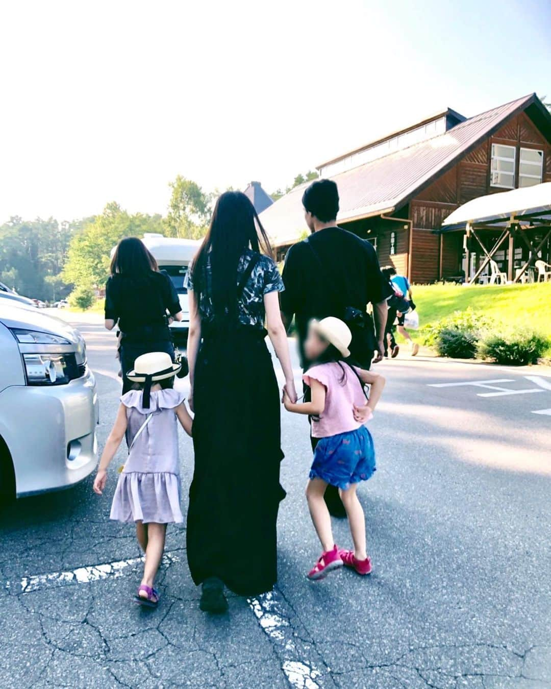 鈴木えみさんのインスタグラム写真 - (鈴木えみInstagram)「八ヶ岳の旅👒 @hotelkeyforesthokuto にまたお世話になりました。露天風呂に入り、夜はバーでウィスキーを嗜む🥃大好きなホテルです。 1泊2日だったけど、乗馬、ワークショップ、美術館、牧場...八ヶ岳をたっぷり楽しめたよ✨」8月20日 11時52分 - emisuzuki_official