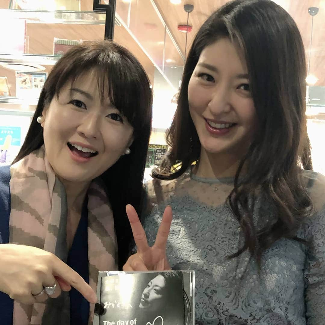 CBCテレビ アナウンス部さんのインスタグラム写真 - (CBCテレビ アナウンス部Instagram)「9月7日（土）に、今池BLカフェで、渡辺アナと共演する北野里沙さん。172センチのモデルのようなスタイルと美貌をも超越する、めちゃくちゃ美しい歌声なんだって！ジャンルの違う4人のシンガーの一夜限りの共演、おなじみの映画ソングを生で楽しみに来て！ ＜歌姫たちのシネマジャズ＞  MILLEA　榊原洋子　北野里沙　渡辺美香　林祐市　出宮寛之　山下佳孝  9月7日（土）16時半開演（２ｈ弱）今池BLカフェ　5500円（ドリング別） チケット発売中 CBC事業部　 https://hicbc.com/event/njw2019_utahime/  #渡辺美香  #北野里沙  #歌姫たちのシネマジャズ  #グレイテストショーマン  #ラ・ラ・ランド  #リメンバーミー  #名曲ばかり」8月20日 11時54分 - cbc.announcer