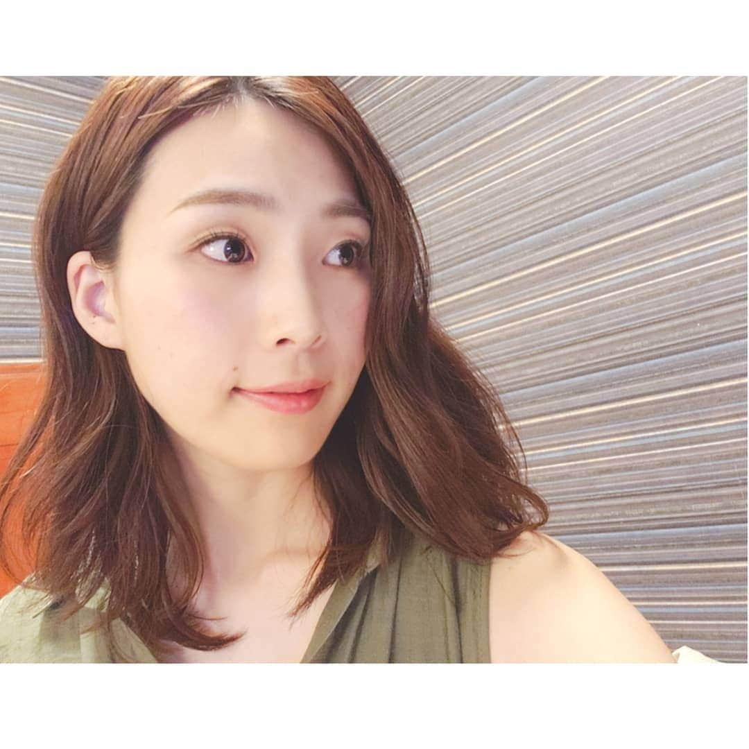 本田珠規さんのインスタグラム写真 - (本田珠規Instagram)「今日のヘアは、ふわふわでした♪ . 毎度お馴染みのメイクさんで、いつも素敵にしてくださります⭐ . #ナチュラルメイク#ヘアメイク#hairmake  #ショップチャンネル#本田珠規」8月20日 12時00分 - tamaki_honda_oscar