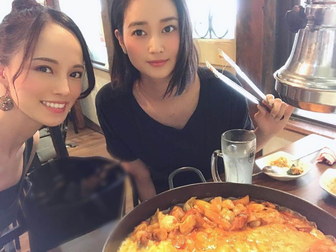 大湖せしるさんのインスタグラム写真 - (大湖せしるInstagram)「﻿ ﻿ 先日、﻿ 斬バサの鶴姫ちゃん、﻿ ありさとランチ。﻿ ﻿ ありさおすすめの﻿ チーズダッカルビへ。﻿ ﻿ 美味しかったし、﻿ 久しぶりに会えて嬉しかったし、﻿ 大満足な１日っ﻿ ﻿ あ、﻿ 写真撮ってへんけど﻿ タピオカも飲みました♪﻿ ﻿ ﻿#出口亜梨沙 ちゃん  #斬バサ #鶴姫  #大湖せしる  #ランチ #ダッカルビ #タピオカ  #暑すぎた #真夏 #猛暑  #日焼け止め必須 #サングラス必須」8月20日 12時23分 - cecile_daigo