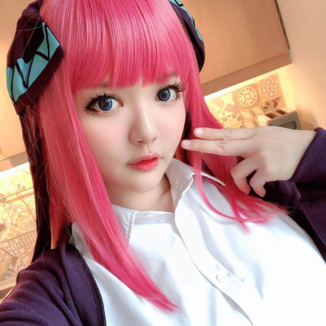 YingTzeさんのインスタグラム写真 - (YingTzeInstagram)「2nd Sister , Nino Nakano from Quintessential Quintuplets ❤️✨ With this all 5 sisters are complete !!! Wohoooooo !!! _ This has been a 2 month long project ~ instead if shooting all in a day ( since they have the same face lol ) , I separate all 5 shoots over the span of 2 months. 😂💦 _ Fun fact : Nino’s wig took the longest to arrive . Which explains why she is last 😂😂😂 _ #blessed #yingtzecosplay #quintessentialquintuplets #gotoubunnohanayome #nakanonino #cosplaygirls #cosplaymalaysia」8月20日 12時29分 - yingtze