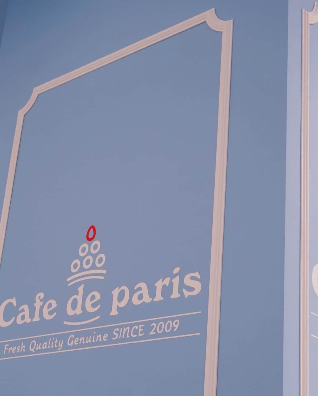 Chikako千佳子さんのインスタグラム写真 - (Chikako千佳子Instagram)「Cafe de Paris 🇫🇷 🍒🍓 #cafedeparis #ankrouge #milkfashion #katiethestore」8月20日 12時37分 - cindychikako
