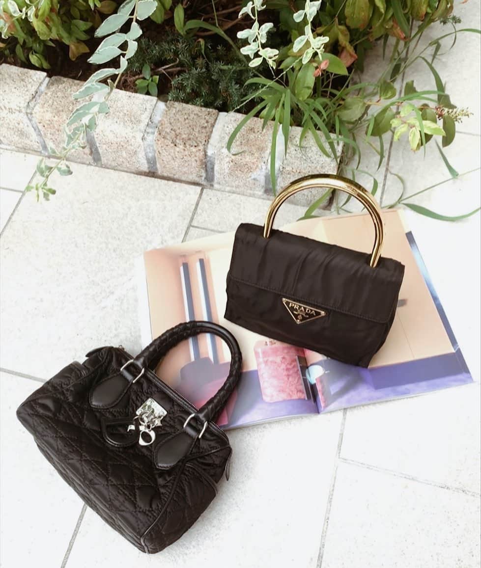 Ｈedyさんのインスタグラム写真 - (ＨedyInstagram)「【WEB掲載予定】 PRADA logo metalhandle bag. Dior quilting logocharm handbag. . @hedy_worldwide  #vintage #vintageshop #hedy #hedy_japan #fashion #accessary #prada #dior」8月20日 12時53分 - hedy_vintage