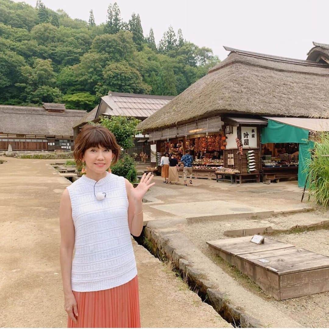 Black Moutonさんのインスタグラム写真 - (Black MoutonInstagram)「* 松本伊代さんがノースリーブニットを着用してくださいました。  #松本伊代 #ブラックムートン #BlackMouton #ootd #outfit #coordinate #fashion #code #fashiongram #photooftheday #instagood #shooting #fashionshooting #style #fashionphotography #instalike #instafashion #creativedirection #fashionportrait #fashionstory #girlsstyle」8月20日 12時54分 - black_mouton_official