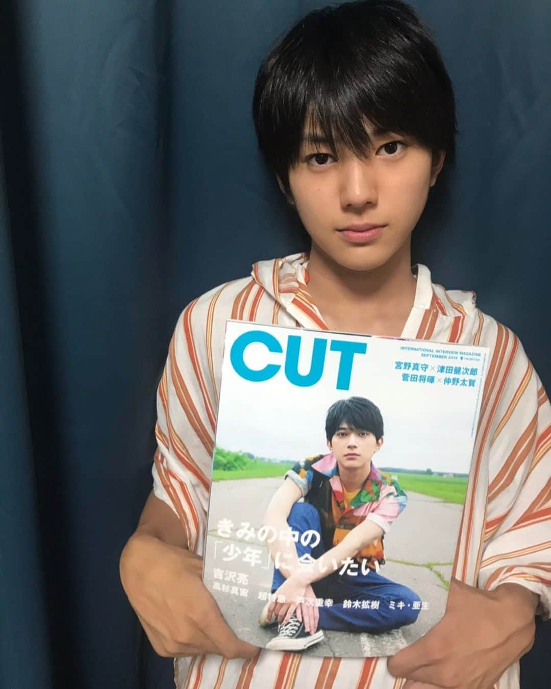 荒木飛羽さんのインスタグラム写真 - (荒木飛羽Instagram)「昨日発売の雑誌CUT。 今月のバズマンのコーナーに掲載されてます！ 見てねー、L👀K !!」8月20日 13時02分 - towa_araki_