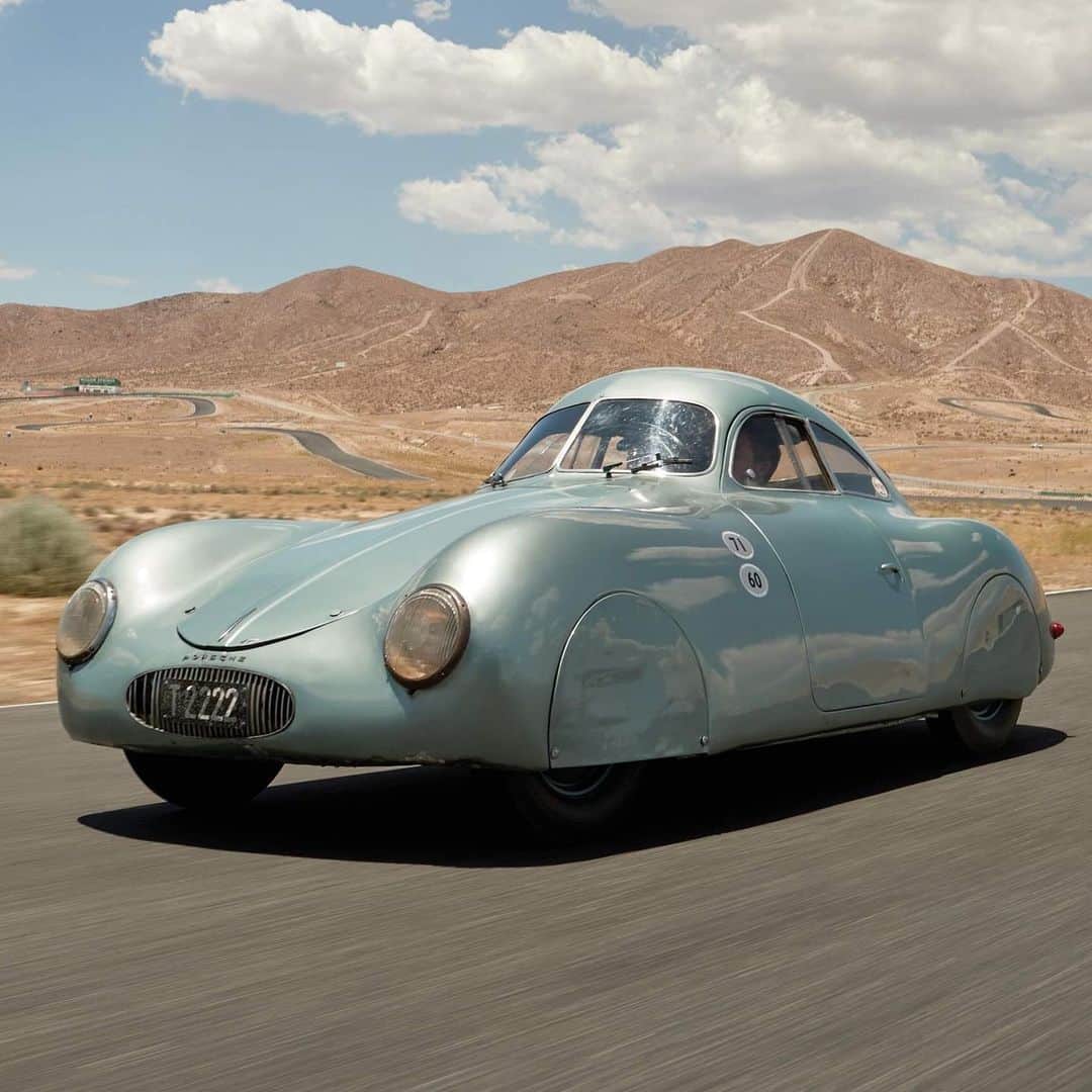 HYPEBEASTさんのインスタグラム写真 - (HYPEBEASTInstagram)「#hypeAF: At @rmsothebys recent Monterey car auction a one-of-three 1939 @porsche Type 64 was mistakenly sold for $70 million USD. The car was initially given an opening bid of $13 million USD. However, due to the auctioneer’s British accent, the technical crew misheard “13” and thus an opening bid of $30 million USD appeared on the bid counter. The bids that followed the opener were submitted in $10 million USD increments, instead of $1 million USD increments. Head to the link in our bio for more details on the event. Photo: RM Sotheby’s」8月20日 13時08分 - hypebeast