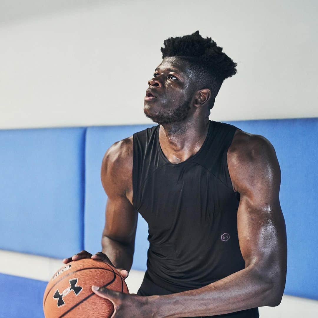 Under Armourさんのインスタグラム写真 - (Under ArmourInstagram)「Some call these the dog days of summer. @therealmobamba calls ‘em opportunities to get better. The Orlando center refines his versatile game using our energy returning #UARUSH technology. Hit the link in bio to shop.」8月21日 0時07分 - underarmour