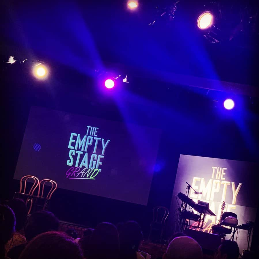 川嵜美佳さんのインスタグラム写真 - (川嵜美佳Instagram)「#theemptystage  #yoshimoto  心の底から お腹抱えて 笑いました  控えめにいって…最高でした ☆ これぞ、#ライブ。これぞ、#話芸  That’s #entertainment  また行きたい♪ みんな、見に行ってほしい。  #笑い ってすごいなぁ…☆ 台本なし。道具なし。そこにあるのは芸人の腕とパフォーマンスのみ。↓↓↓ http://the-empty-stage.jp/  8月25日まで #新宿face にて  #即興 #live #thanks #感謝 #loveit #あべこうじ #小籔千豊 #teamc #teamf #野沢直子 #吉本 #shinjyuku #tokyo #japan #comedy」8月20日 22時38分 - mika_kawasaki