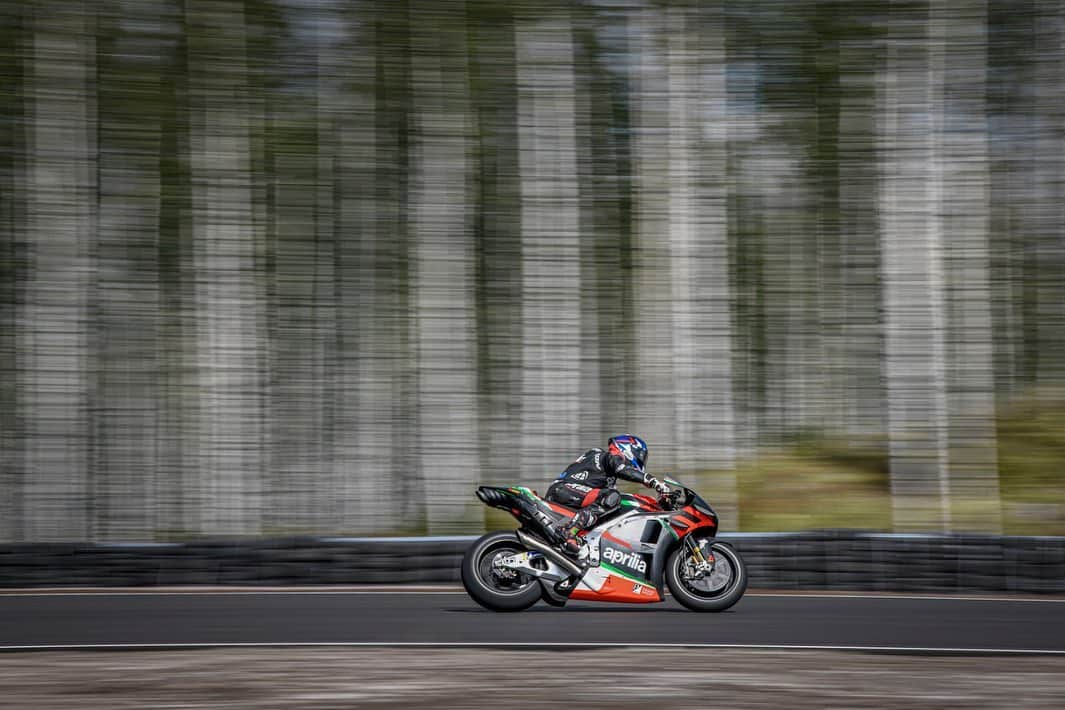 MotoGPさんのインスタグラム写真 - (MotoGPInstagram)「#FinlandTest 🇫🇮 done and dusted ✅ // Swipe left ⬅️ to enjoy some of the most stunning pics taken at the KymiRing 📸 #MotoGP #Motorcycle #Racing #Motorsport」8月20日 22時42分 - motogp