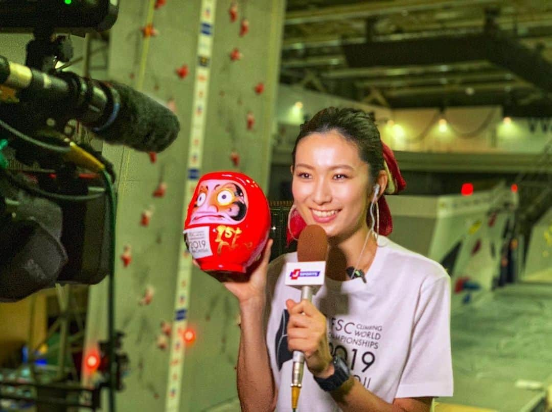 矢原里夏さんのインスタグラム写真 - (矢原里夏Instagram)「IFSC Climbing World Championship Hachioji﻿ Women's combined Final.﻿ @noguchi_akiyo  was second🥈Since she was the highest ranking Japanese, Qualifies for the Tokyo Olympics.﻿ ﻿ Congratulations !!﻿ ﻿ 最後の最後までハラハラドキドキでした！﻿ 決勝では8人中4人が日本人！これも快挙です👏﻿ ﻿ 15歳ながら堂々のリード完登を見せた #森秋彩 選手、﻿ 自らの持つスピードのユース日本記録を続々と更新した #伊藤ふたば 選手、﻿ 両肩を負傷しながらも熱い戦いを見せてくれた #野中生萌 選手も、﻿ 出場した女子選手皆様お疲れ様でした🧗🏻‍♀️﻿ ﻿ そして私も今日、赤のスカーフで啓代巻きしてたのお気付きでしたか？！﻿ ﻿ 明日は男子決勝‼️🧗🏻‍♂️﻿ ﻿ ﻿ #climbing #野口啓代 #クライミング #スポーツ #Tokyo2020」8月20日 22時52分 - rika_yahara