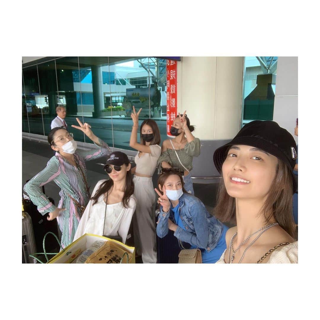 イーホア・ウーさんのインスタグラム写真 - (イーホア・ウーInstagram)「小風生日之沖繩遊 👯‍♀️🇯🇵🏖️👙 #girlstrip #okinawa」8月20日 22時52分 - _ihua_