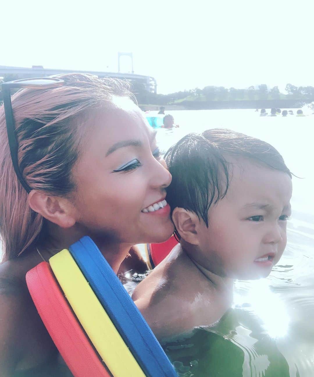 Nazukiさんのインスタグラム写真 - (NazukiInstagram)「2019.SUMMER🏝🏝🏝 レンとの夏の思い出⭐️⭐️⭐️ 家の近くのお台場海浜公園にて海開きしていたので行ってきました‼️ 波なくて、綺麗になってるし、遊具も全部無料で最高👍👍👍 スイミングスクールに行ってるおかげで、成果出て泳いでいた👏🏻 お友達のJとも行けてすごい楽しんでいたし✨✨ ママもたくさん遊んで、昼寝までできて、レンと泳いで楽しかったー😍  #mama #mamalife #summer #2019summer #beach #お台場海浜公園 #海開き #子供と夏  #一児のママ #シンママ #男の子ママ」8月20日 22時46分 - nazuki_08