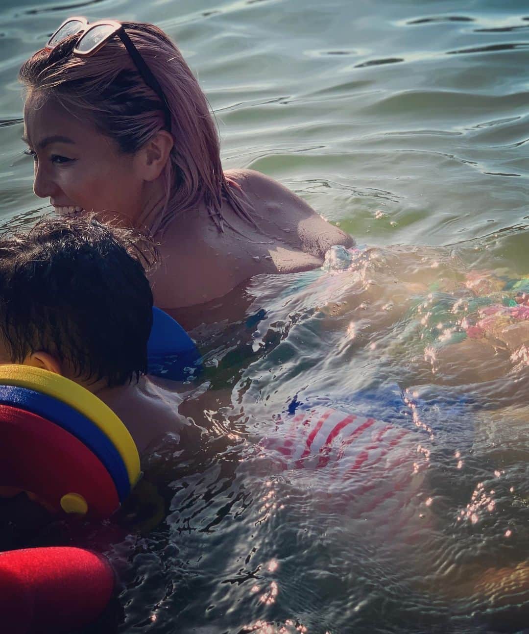 Nazukiさんのインスタグラム写真 - (NazukiInstagram)「2019.SUMMER🏝🏝🏝 レンとの夏の思い出⭐️⭐️⭐️ 家の近くのお台場海浜公園にて海開きしていたので行ってきました‼️ 波なくて、綺麗になってるし、遊具も全部無料で最高👍👍👍 スイミングスクールに行ってるおかげで、成果出て泳いでいた👏🏻 お友達のJとも行けてすごい楽しんでいたし✨✨ ママもたくさん遊んで、昼寝までできて、レンと泳いで楽しかったー😍  #mama #mamalife #summer #2019summer #beach #お台場海浜公園 #海開き #子供と夏  #一児のママ #シンママ #男の子ママ」8月20日 22時46分 - nazuki_08