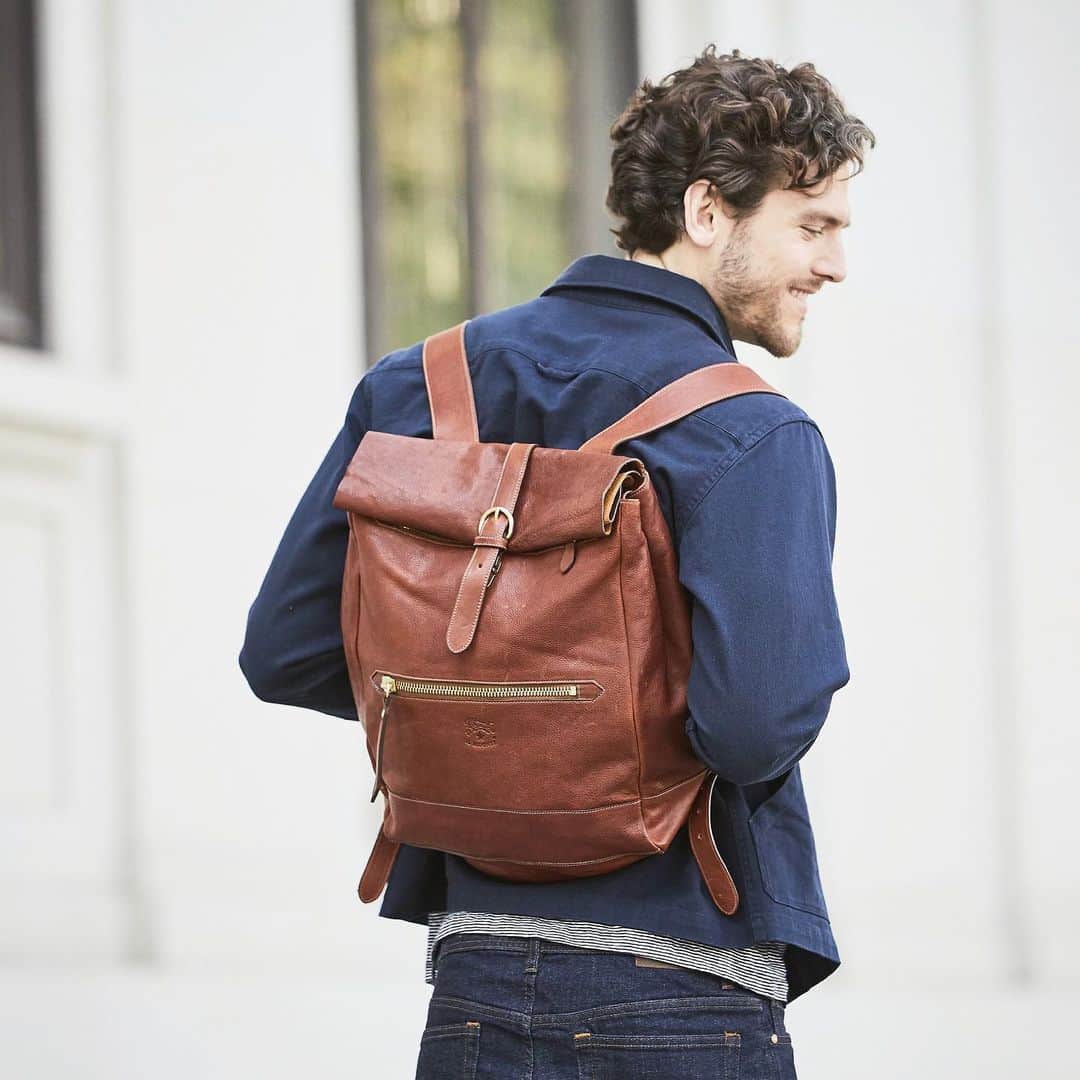 イルビゾンテのインスタグラム：「Capalbio backpack. Love at first sight! ☆ #ILBISONTE」