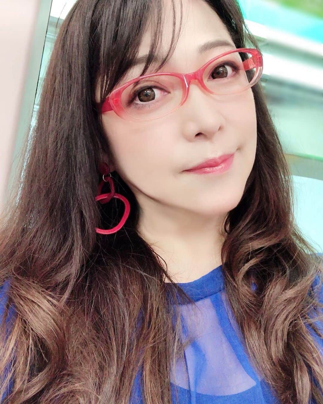 のインスタグラム：「（原めぐみオフィシャル）  夜のになると、涼しいし、虫は鳴いてるし。。 少しづつ秋に近づいてるのかな^ ^  今日はマジメに自分の会社の仕事をしました。 たまにはちゃんと働かなきゃね（笑）  #原めぐみ #昭和アイドル﻿﻿ #80年代アイドル﻿﻿ #昭和歌謡﻿﻿ #元アイドル﻿﻿ #actoress﻿﻿﻿ #singer ﻿﻿﻿﻿﻿ #japanesesinger ﻿﻿﻿﻿ #japaneseactor﻿﻿﻿ #megumihara﻿﻿﻿﻿ #インフルエンサー ﻿﻿﻿﻿ #インスタ映え ﻿﻿﻿﻿ #インスタグラマー ﻿﻿﻿﻿ #いいねありがとう ﻿﻿﻿﻿ #フォロー ﻿﻿﻿﻿ @meguming.h」