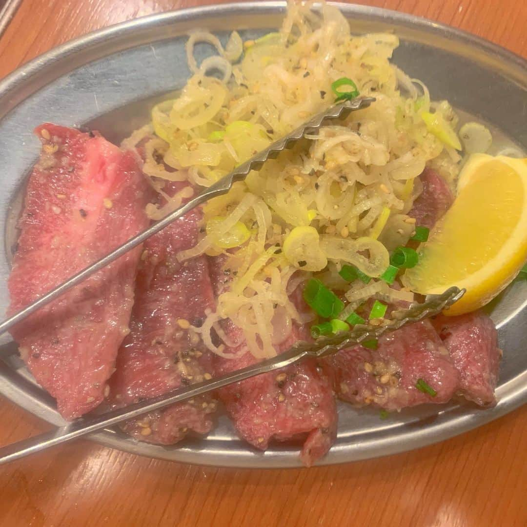 初川みなみさんのインスタグラム写真 - (初川みなみInstagram)「ライオンキング見てからの焼肉🐯🍖﻿ ﻿ ライオンキングは歌が好きっっ！﻿ 特に好きな曲は #王様になるのが待ちきれない と #ハクナマタタ ！元気になるから聞いてみて💕💕﻿ ﻿ 見ながら大きな猫欲しいって思っちゃった🤭笑﻿ ﻿ 焼肉はタンが好きすぎてタンしか最近たべないの🤤﻿ ﻿ 明日は早いからたくさん食べて寝ます💕﻿ ﻿ #映画 #ライオンキング #タン #焼肉 #おやすみ#goodnight」8月20日 23時13分 - hatsukaw_aminami