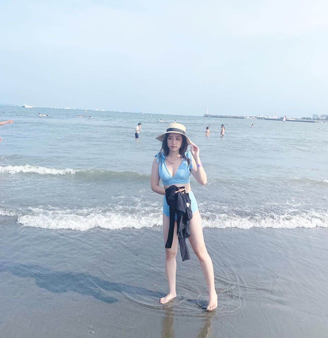 中嶋桃花さんのインスタグラム写真 - (中嶋桃花Instagram)「カバンも水色だったから水色大好き人間みたいになったよ  水色好きだからいいんだけどね💎  今年初海 今年初水着でした たのしかったなー」8月20日 23時15分 - momoka_nakajima