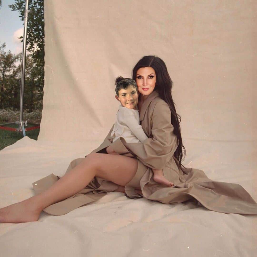 ヘザー・マクドナルドのインスタグラム：「On today’s Juicy Scoop, I report Live from the Irvine Improv with the hilarious @fortunefeimster to discuss Miley’s possible lesbianism, 90 Day Fiance photo filters, the similarity between the movie “Pretty in Pink” and Southern Charm and Gigi Hadid and the Bachelor, and Kylie’s matching outfits with her baby. Swipe right to see pics! Plus, how my hero fantasy was fulfilled at Disneyland!」