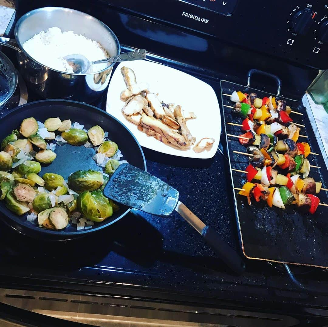 デリック・ディラードさんのインスタグラム写真 - (デリック・ディラードInstagram)「My wife @jillmdillard is the best!  Got home yesterday to kabobs and guacamole, some of my favorites!  Then she brought be breakfast in my office this morning :) #bestwifeever」8月20日 23時51分 - derickdillard