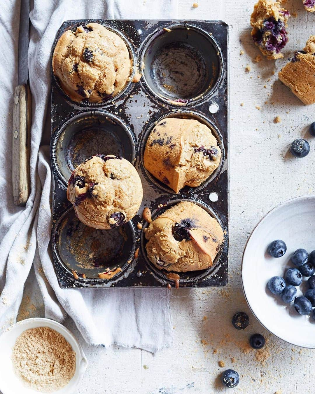 Vitamix Global Headquarters Real foodさんのインスタグラム写真 - (Vitamix Global Headquarters Real foodInstagram)「Pro-Tip: Blending batter eliminates a TON of cleanup and allows you to pour directly into your baking dish or muffin liners 😱 • Find our Blueberry Muffin recipe using the link in our bio. • #blueberry #muffins #breakfast #food #vitamix #blending #protip #myvitamix」8月21日 0時02分 - vitamix