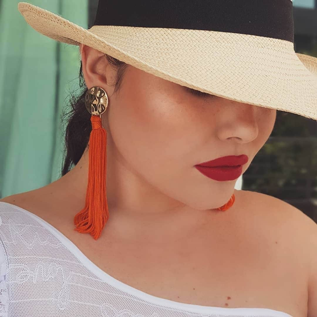 エイボンさんのインスタグラム写真 - (エイボンInstagram)「"A good red lip can always make my day. This one is the True Color Perfectly Matte Lipstick in Ravishing Rose!" - @pecanmakeup」8月21日 0時00分 - avoninsider