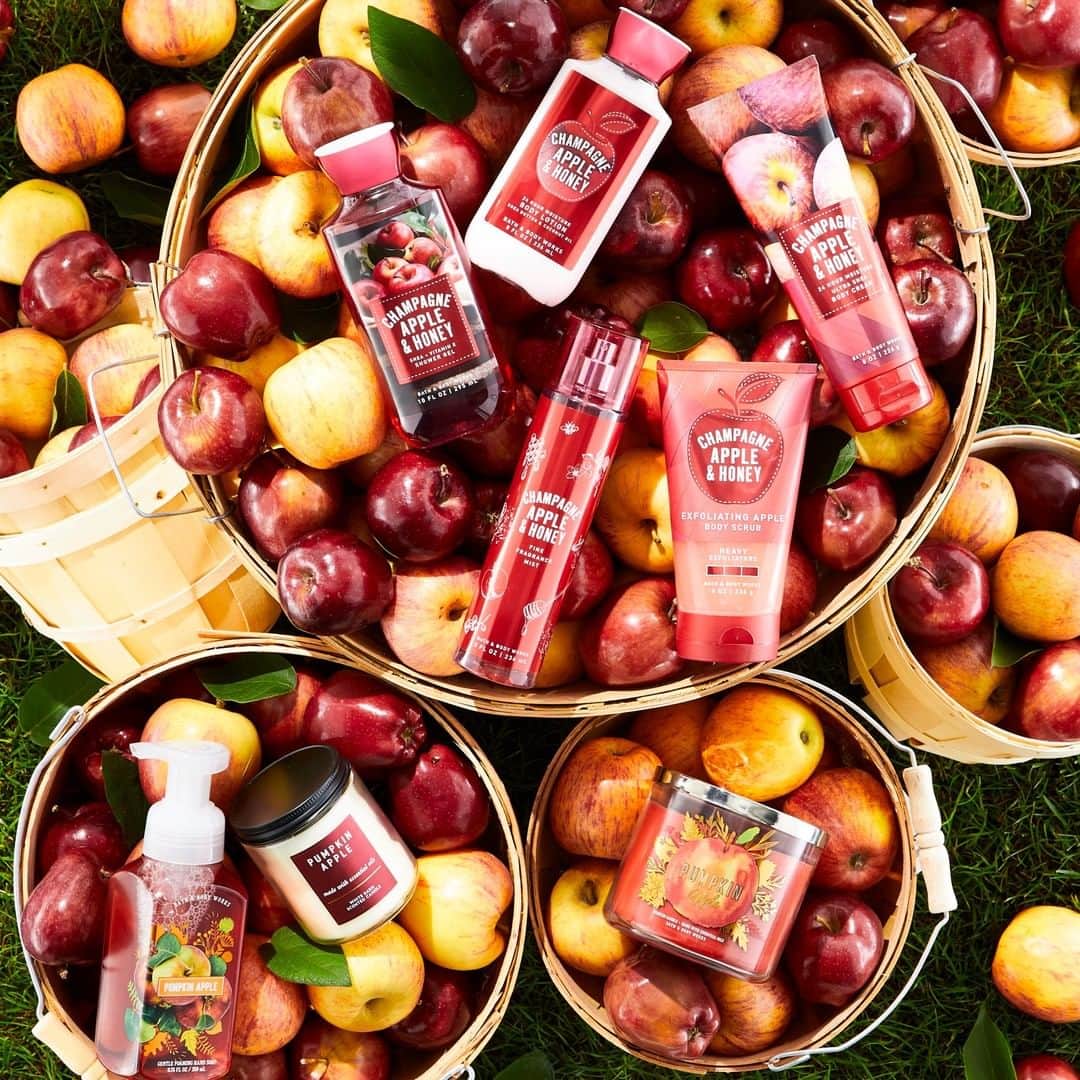 Bath & Body Worksさんのインスタグラム写真 - (Bath & Body WorksInstagram)「Forget the orchard 🌳 our Apple fragrances are the NEW apple picking! Leave a 🍎 if Apple is what Fall smells like to you!」8月21日 0時00分 - bathandbodyworks